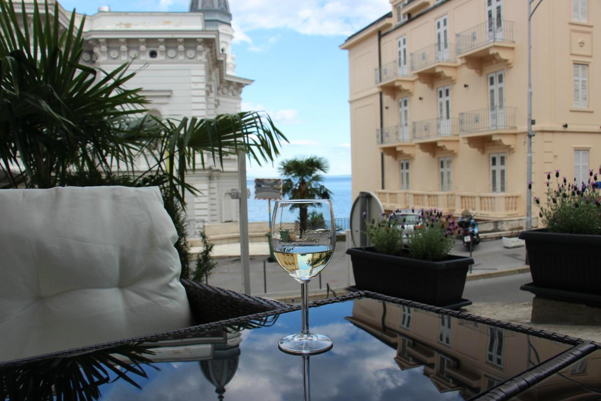 Superior Seaview Apartment Опатія Екстер'єр фото